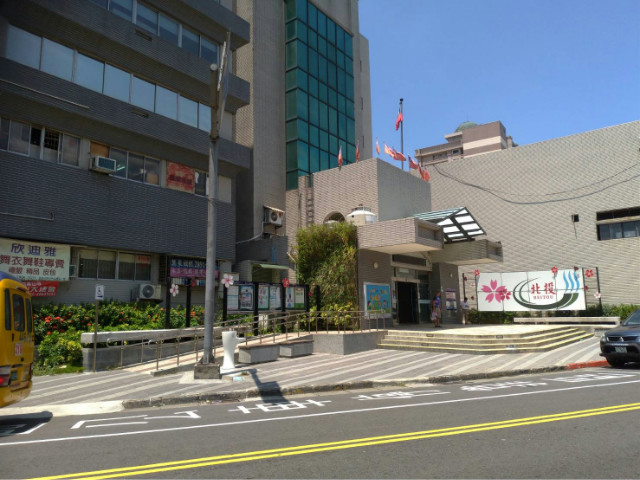 北投国中包租公,台北市北投区温泉路