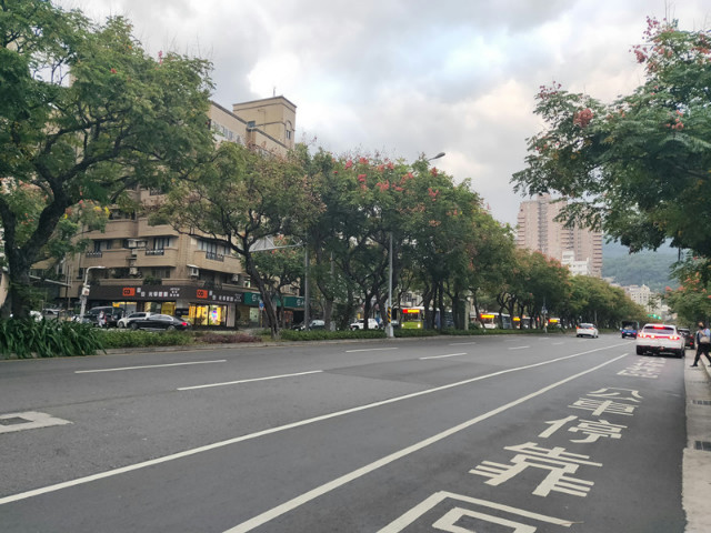 天母三越美一樓,台北市士林區天母東路