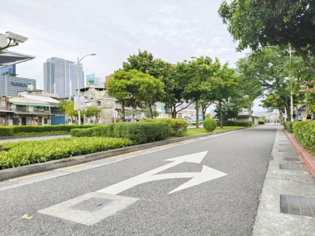 近忠孝東路七段稀有商三土地